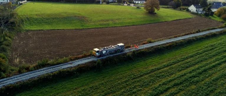 renovation-work-on-the-rail-freight-line-between-two-cities-in-brittany